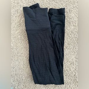 Luluemon size 2 7/8 align legging
